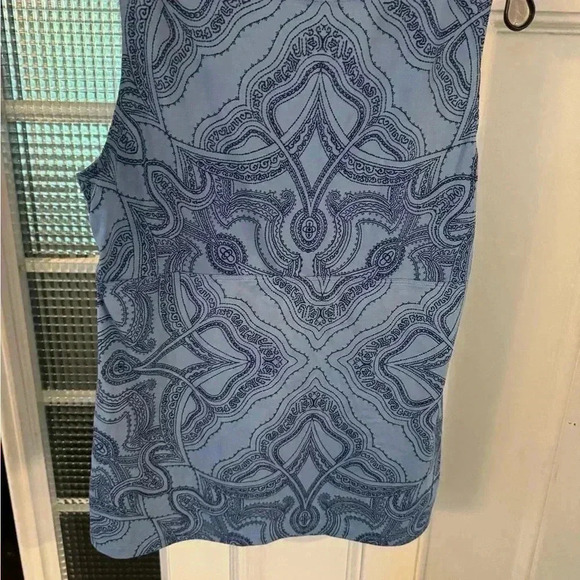Patagonia women’s sleeveless top blue & Navy design polyester/spandex size large - Picture 2 of 5
